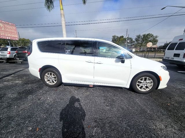 2024 Chrysler Pacifica Touring Wheelchair Van Ramp Van