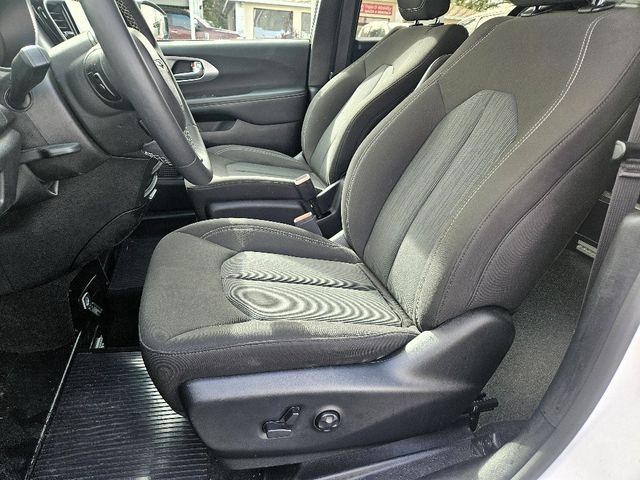 2024 Chrysler Pacifica Touring Wheelchair Van Ramp Van