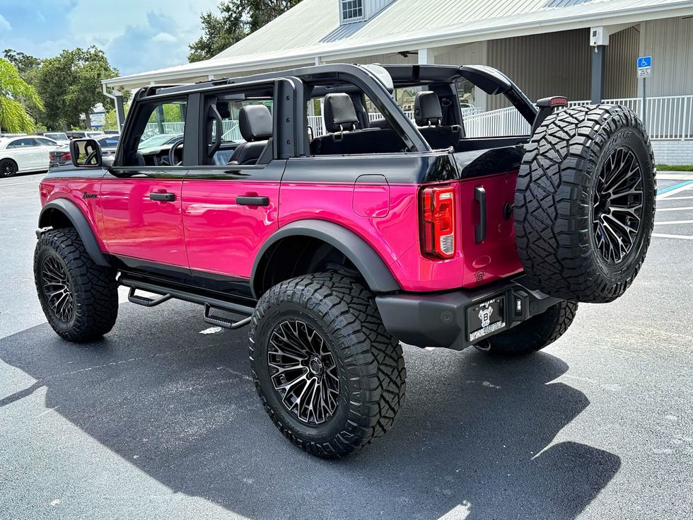 2024 Ford Bronco BAYSHORE BLACK RASPBERRY HARDTOP LEATHER LIFTED