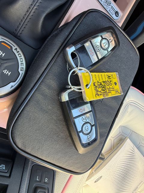 2024 Ford Bronco PINK HEARTS HARDTOP BAYSHORE BRONCO LEATHER LIFT | Plant City, FL | psv5 DEMO - Bayshore Automotive 2024 Ford Bronco PINK HEARTS HARDTOP BAYSHORE BRONCO LEATHER LIFT | Plant City, FL | psv5 DEMO - Bayshore Automotive