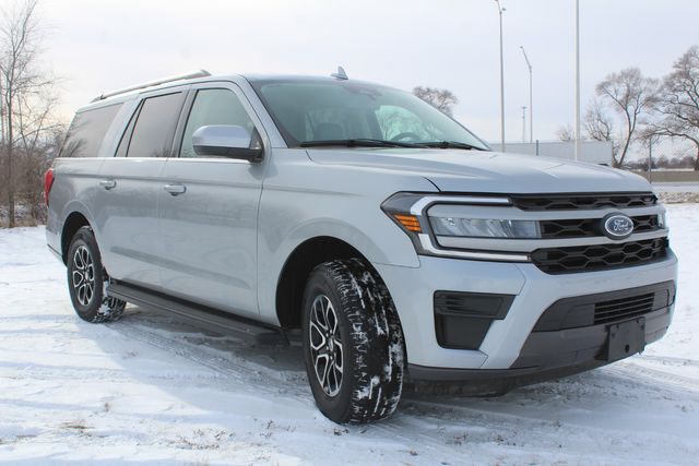 2024 Ford Expedition MAX XLT | Roscoe, IL | Autoland Outlets