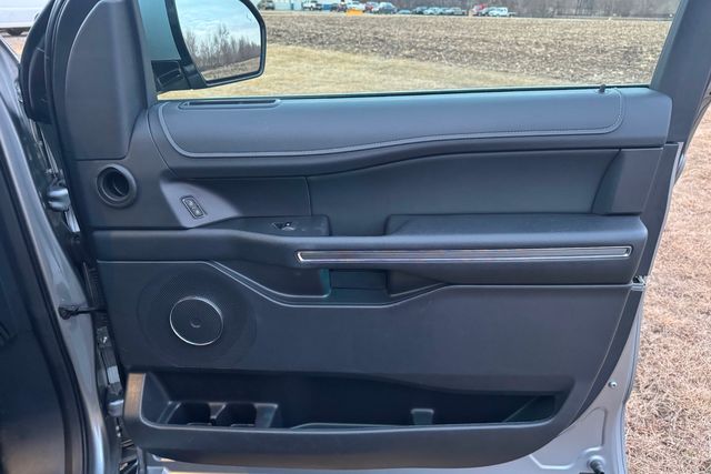 2024 Ford Expedition MAX XLT | Roscoe, IL | Autoland Outlets