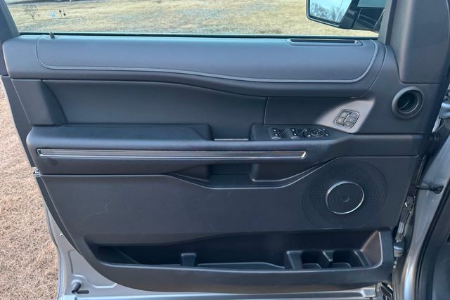 2024 Ford Expedition MAX XLT | Roscoe, IL | Autoland Outlets