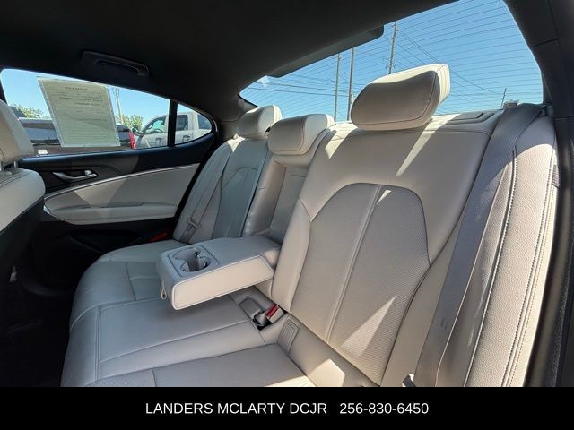 2024 Genesis G70 2.5T Standard