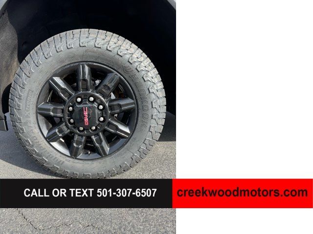 2024 GMC Sierra 2500HD AT4 4x4 Crew Cab 6.6 GAS 1 Owner 20s Financing