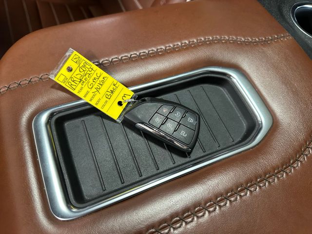 2024 GMC Yukon Denali Ultimate | Irving, Texas | Hopper Motorplex 2024 GMC Yukon Denali Ultimate | Irving, Texas | Hopper Motorplex