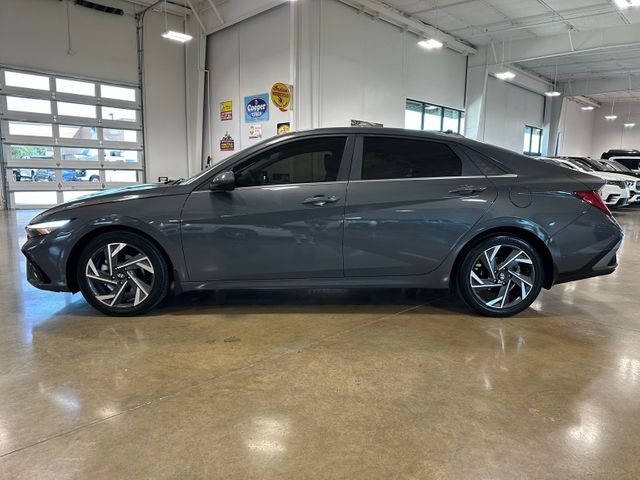 2024 Hyundai Elantra SEL | Irving, Texas | Hopper Motorplex 2024 Hyundai Elantra SEL | Irving, Texas | Hopper Motorplex