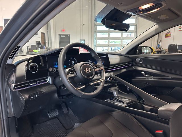 2024 Hyundai Elantra SEL | Irving, Texas | Hopper Motorplex 2024 Hyundai Elantra SEL | Irving, Texas | Hopper Motorplex