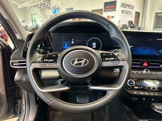 2024 Hyundai Elantra SEL | Irving, Texas | Hopper Motorplex 2024 Hyundai Elantra SEL | Irving, Texas | Hopper Motorplex