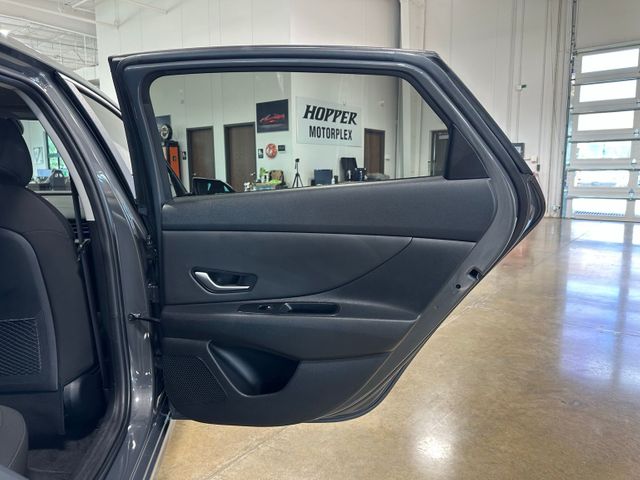 2024 Hyundai Elantra SEL | Irving, Texas | Hopper Motorplex 2024 Hyundai Elantra SEL | Irving, Texas | Hopper Motorplex