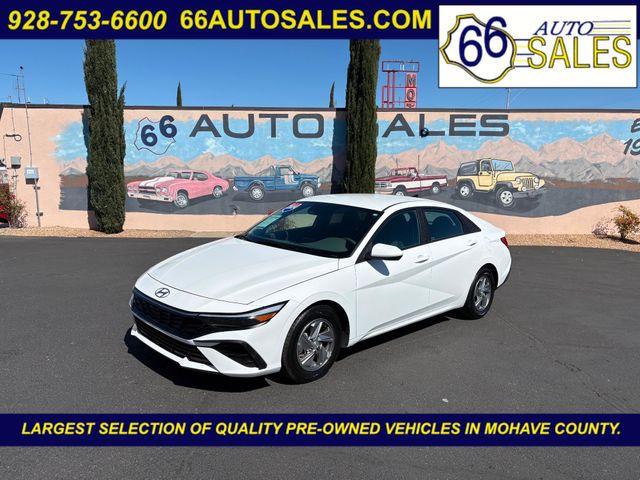 2024 Hyundai ELANTRA SE