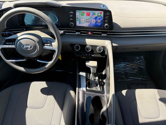 2024 Hyundai ELANTRA SE