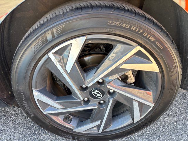 2024 Hyundai ELANTRA Limited | San Antonio, TX | Clear Choice Automotive South 2024 Hyundai ELANTRA Limited | San Antonio, TX | Clear Choice Automotive South