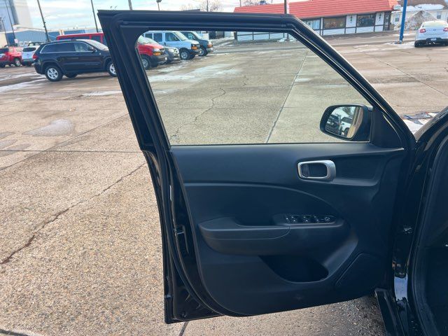 2024 Hyundai VENUE SEL | Dickinson, ND | Heiser Motors 2024 Hyundai VENUE SEL | Dickinson, ND | Heiser Motors