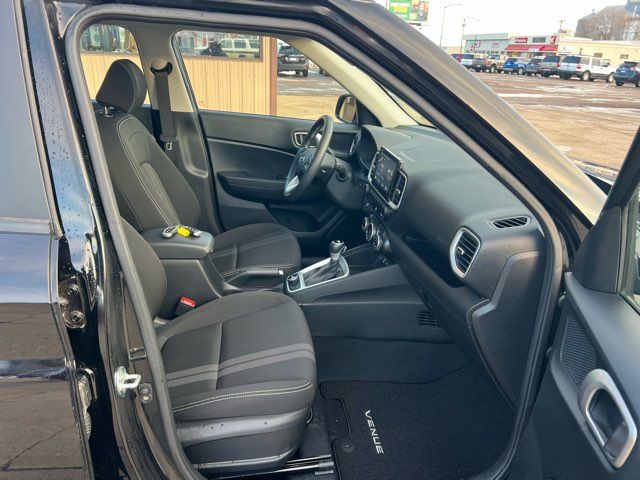 2024 Hyundai VENUE SEL | Dickinson, ND | Heiser Motors 2024 Hyundai VENUE SEL | Dickinson, ND | Heiser Motors