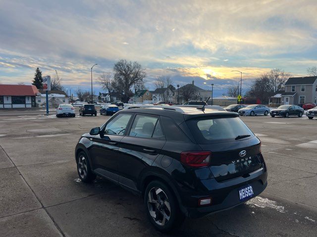 2024 Hyundai VENUE SEL | Dickinson, ND | Heiser Motors 2024 Hyundai VENUE SEL | Dickinson, ND | Heiser Motors
