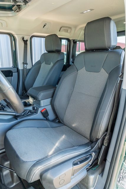 2024 Ineos Grenadier Fieldmaster AWD / 1-OWNER / CLEAN CARFAX / LOADED | Austin, TX | Rocky Mountain Truck Stop Austin 2024 Ineos Grenadier Fieldmaster AWD / 1-OWNER / CLEAN CARFAX / LOADED | Austin, TX | Rocky Mountain Truck Stop Austin