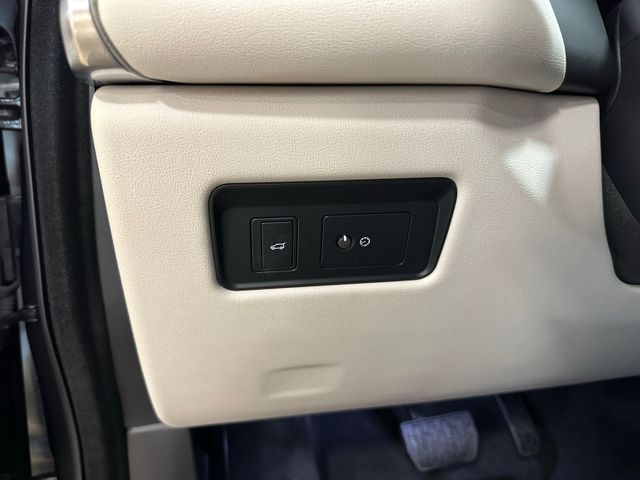 2024 Jaguar F-PACE P400 R-Dynamic S Panoramic Roof Massaging Seats | Irving, Texas | Hopper Motorplex 2024 Jaguar F-PACE P400 R-Dynamic S Panoramic Roof Massaging Seats | Irving, Texas | Hopper Motorplex