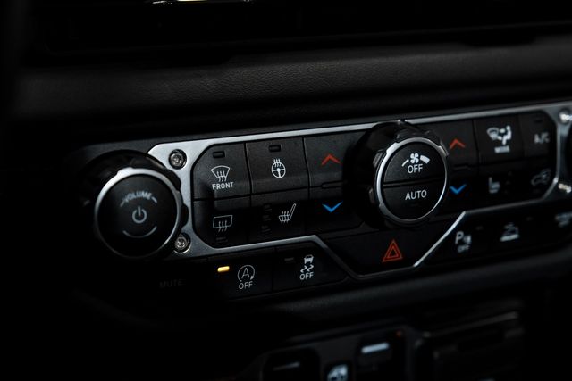 2024 Jeep Gladiator Rubicon 4X4 LIFTED,HTD CUSTOM ALEA LTH,9K MILES | Carrollton, TX | Texas Vehicle Exchange