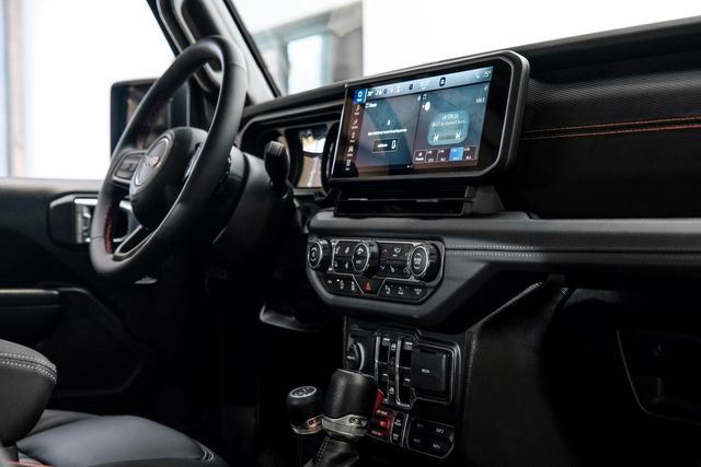 2024 Jeep Gladiator Rubicon 4X4 LIFTED,HTD CUSTOM ALEA LTH,9K MILES | Carrollton, TX | Texas Vehicle Exchange