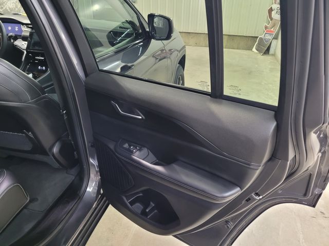 2024 Jeep Grand Cherokee Altitude  Warranty - Financing - | Dickinson, ND | Autorama Auto Sales and Rentals