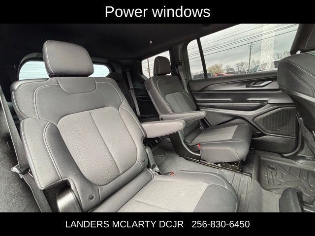 2024 Jeep Grand Cherokee L Laredo