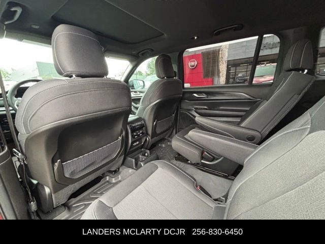 2024 Jeep Grand Cherokee L Laredo