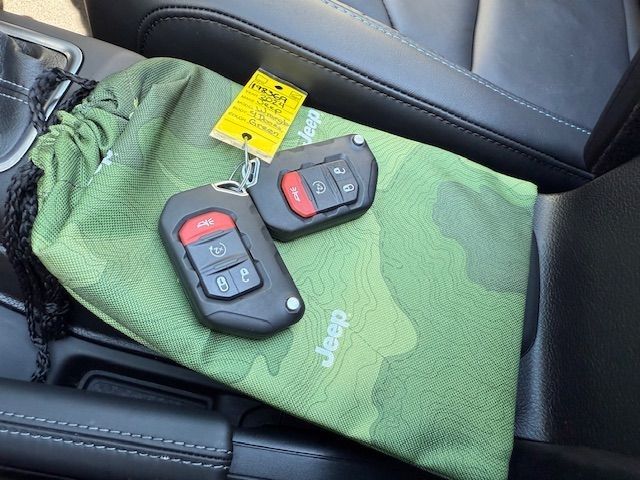 2024 Jeep Wrangler SKYTOP SARGE HIGH ALTITUDE 4XE SAHARA LEATHER 37s | Plant City, FL | psv5 DEMO - Bayshore Automotive 2024 Jeep Wrangler SKYTOP SARGE HIGH ALTITUDE 4XE SAHARA LEATHER 37s | Plant City, FL | psv5 DEMO - Bayshore Automotive