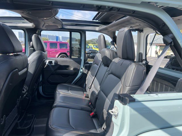 2024 Jeep Wrangler Sahara - Power-Top