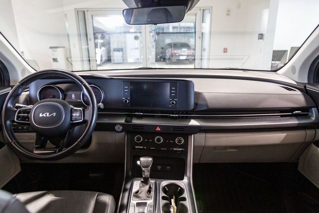 2024 Kia Carnival LX