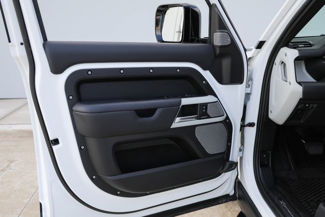 2024 Land Rover Defender 130 P400 X-Dynamic SE | Mesquite, TX | Texas Autos Direct