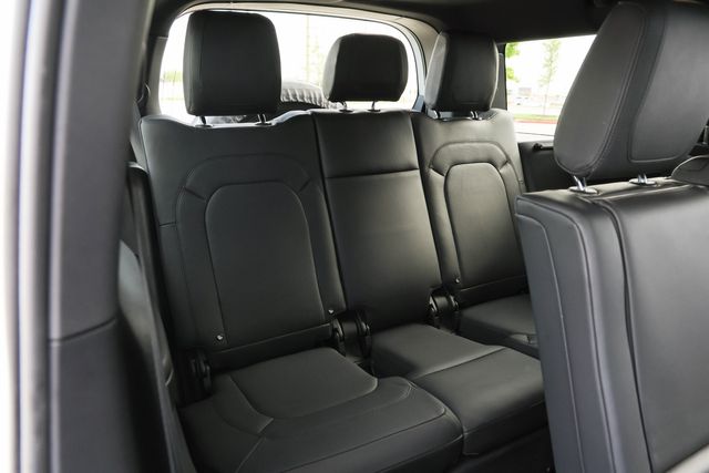 2024 Land Rover Defender 130 P400 X-Dynamic SE | Mesquite, TX | Texas Autos Direct