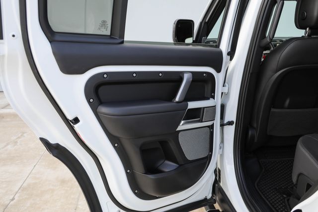 2024 Land Rover Defender 130 P400 X-Dynamic SE | Mesquite, TX | Texas Autos Direct