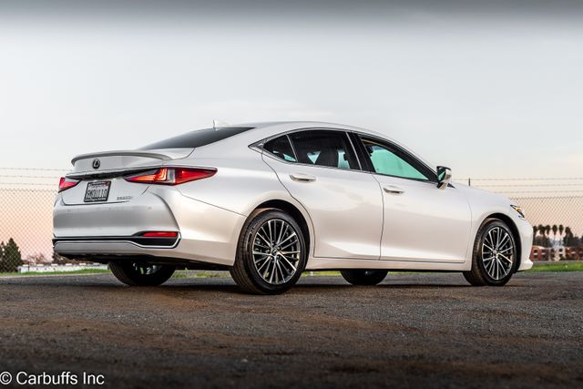 2024 Lexus ES 300h