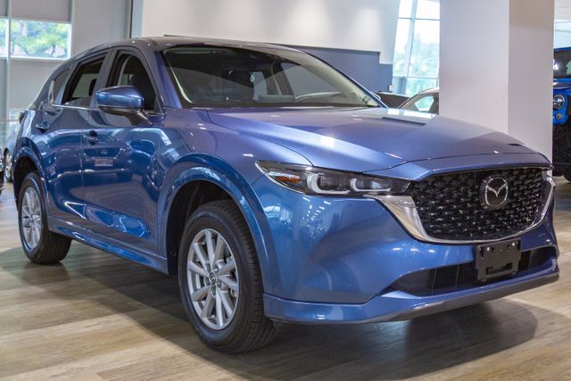 2024 Mazda CX-5 AWD at Autosource, photo 2