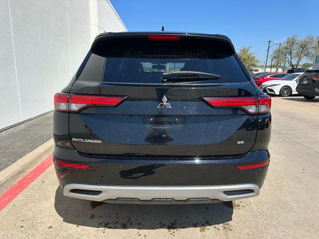 2024 Mitsubishi Outlander SE | Irving, Texas | Hopper Motorplex 2024 Mitsubishi Outlander SE | Irving, Texas | Hopper Motorplex