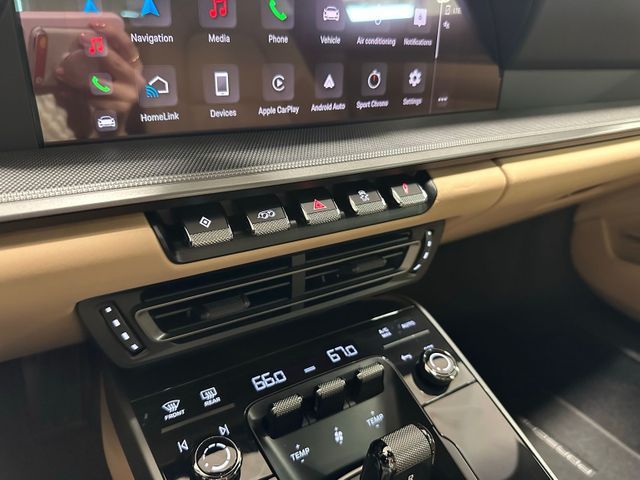 2024 Porsche 911 Carrera S 