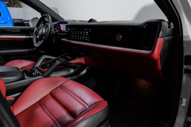 2024 Porsche Cayenne Coupe Sportdesign Pkg. Chalk HD MATRIX Passenger Display | Dallas, TX | East Dallas Diesel 2024 Porsche Cayenne Coupe Sportdesign Pkg. Chalk HD MATRIX Passenger Display | Dallas, TX | East Dallas Diesel