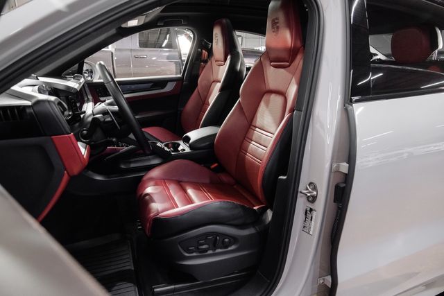 2024 Porsche Cayenne Coupe Sportdesign Pkg. Chalk Over 41K in Factory Options | Dallas, TX | East Dallas Diesel 2024 Porsche Cayenne Coupe Sportdesign Pkg. Chalk Over 41K in Factory Options | Dallas, TX | East Dallas Diesel