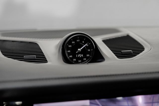 2024 Porsche Cayenne Coupe Sportdesign Pkg. Chalk HD MATRIX Passenger Display | Dallas, TX | East Dallas Diesel 2024 Porsche Cayenne Coupe Sportdesign Pkg. Chalk HD MATRIX Passenger Display | Dallas, TX | East Dallas Diesel