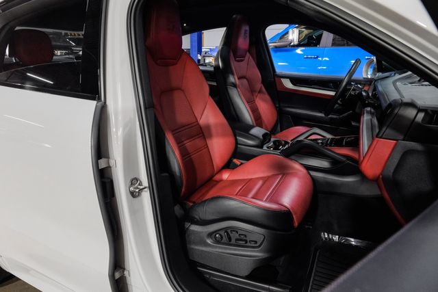 2024 Porsche Cayenne Coupe Sportdesign Pkg. Chalk Over 41K in Factory Options | Dallas, TX | East Dallas Diesel 2024 Porsche Cayenne Coupe Sportdesign Pkg. Chalk Over 41K in Factory Options | Dallas, TX | East Dallas Diesel
