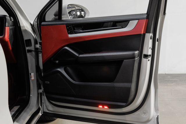 2024 Porsche Cayenne Coupe Sportdesign Pkg. Chalk HD MATRIX Passenger Display | Dallas, TX | East Dallas Diesel 2024 Porsche Cayenne Coupe Sportdesign Pkg. Chalk HD MATRIX Passenger Display | Dallas, TX | East Dallas Diesel