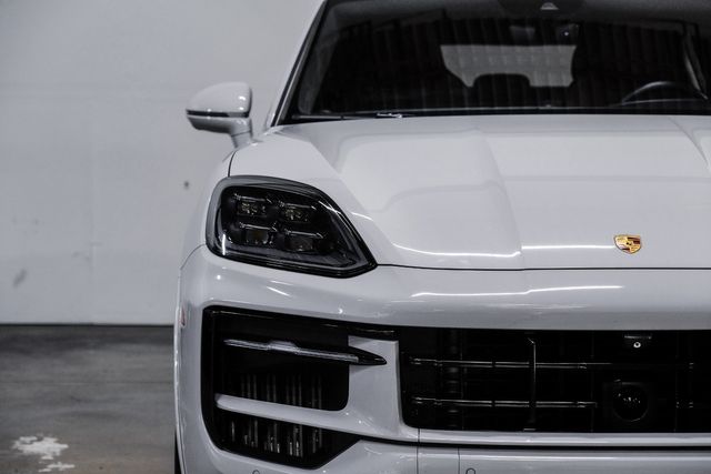 2024 Porsche Cayenne Coupe Sportdesign Pkg. Chalk Over 41K in Factory Options | Dallas, TX | East Dallas Diesel 2024 Porsche Cayenne Coupe Sportdesign Pkg. Chalk Over 41K in Factory Options | Dallas, TX | East Dallas Diesel