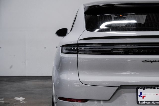 2024 Porsche Cayenne Coupe Sportdesign Pkg. Chalk Over 41K in Factory Options | Dallas, TX | East Dallas Diesel 2024 Porsche Cayenne Coupe Sportdesign Pkg. Chalk Over 41K in Factory Options | Dallas, TX | East Dallas Diesel