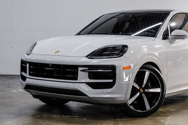 2024 Porsche Cayenne Coupe Sportdesign Pkg. Chalk HD MATRIX Passenger Display | Dallas, TX | East Dallas Diesel 2024 Porsche Cayenne Coupe Sportdesign Pkg. Chalk HD MATRIX Passenger Display | Dallas, TX | East Dallas Diesel
