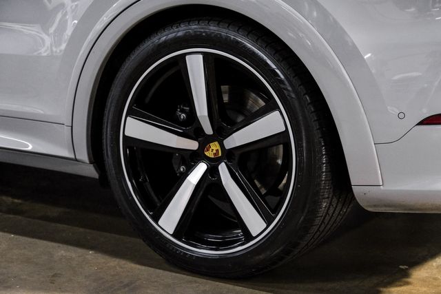 2024 Porsche Cayenne Coupe Sportdesign Pkg. Chalk Over 41K in Factory Options | Dallas, TX | East Dallas Diesel 2024 Porsche Cayenne Coupe Sportdesign Pkg. Chalk Over 41K in Factory Options | Dallas, TX | East Dallas Diesel