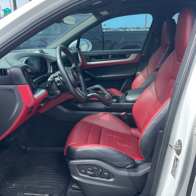 2024 Porsche Cayenne Base | Longwood, FL | Millenia Motors 2024 Porsche Cayenne Base | Longwood, FL | Millenia Motors