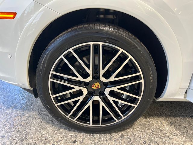 2024 Porsche Cayenne Base | Longwood, FL | Millenia Motors 2024 Porsche Cayenne Base | Longwood, FL | Millenia Motors