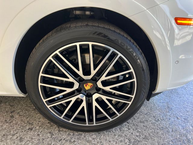 2024 Porsche Cayenne Base | Longwood, FL | Millenia Motors 2024 Porsche Cayenne Base | Longwood, FL | Millenia Motors