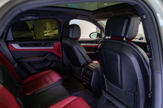 2024 Porsche Cayenne S Coupe prem pkg plus/rear axle  Sport design/sport exhaust/21" RS/ adaptive susp. 